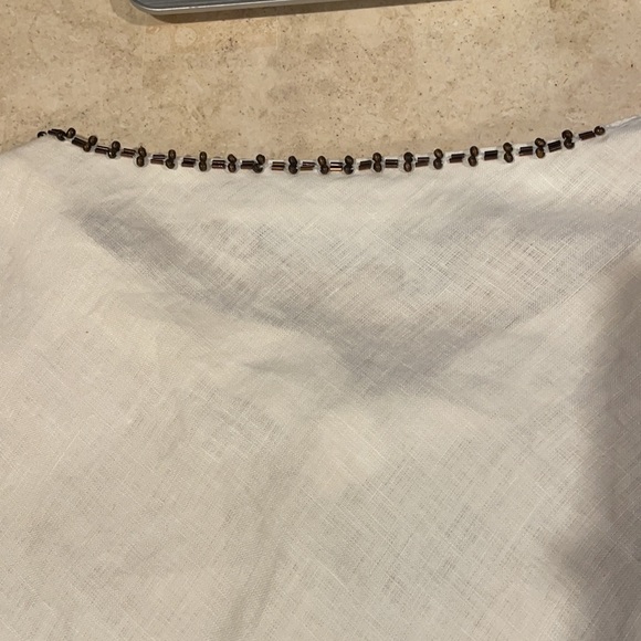 Carlie’s Court linen top never worn with beading - Picture 6 of 6